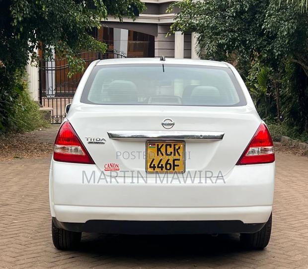 Nissan Tiida 2011 White