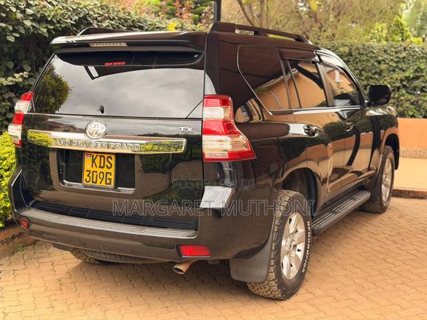 Toyota Land Cruiser Prado 2017 Black
