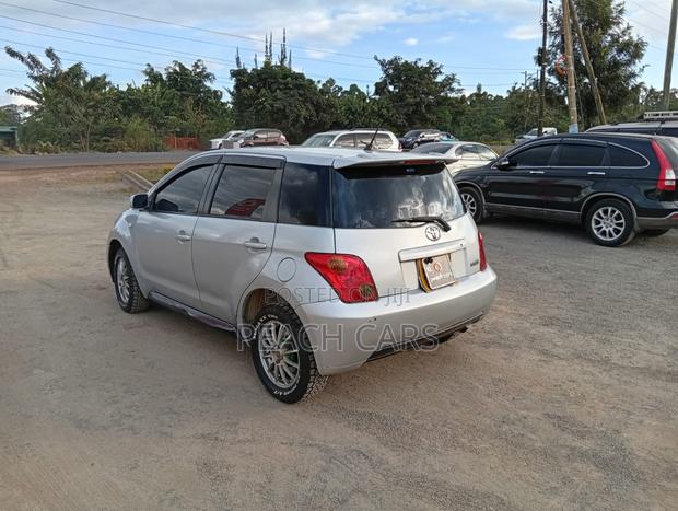 Toyota IST 2008 Silver