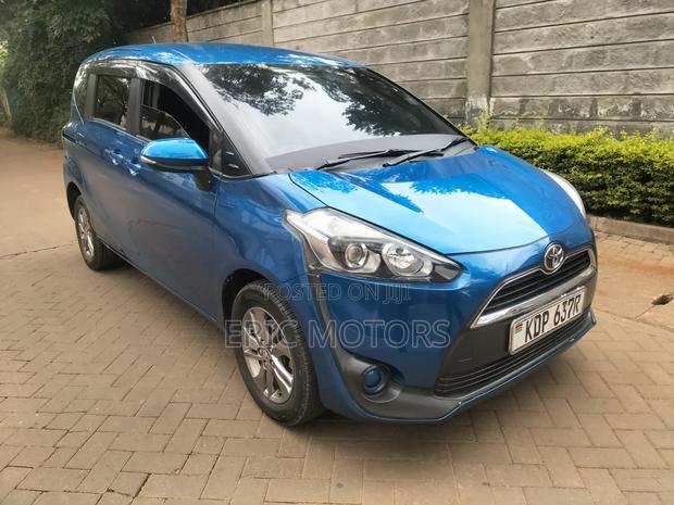 Toyota Sienta 2016 Blue