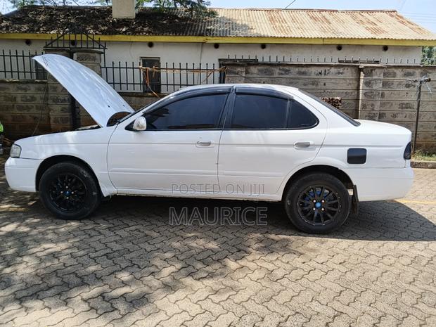 Nissan FB15 2004 White