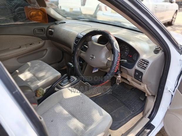 Nissan FB15 2004 White