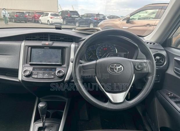 Toyota Corolla Fielder 1.5 Hybrid FWD 2019 Silver