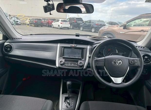 Toyota Corolla Fielder 1.5 Hybrid FWD 2019 Silver