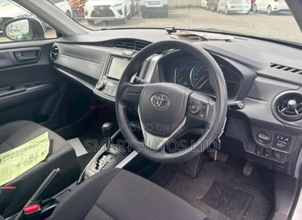 Toyota Corolla Fielder 1.5 Hybrid FWD 2019 Silver