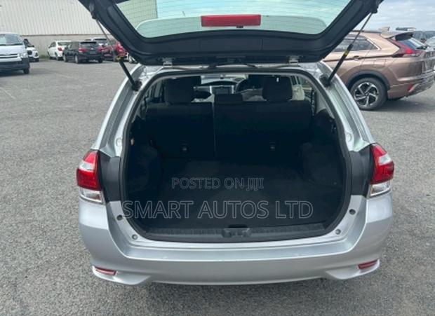 Toyota Corolla Fielder 1.5 Hybrid FWD 2019 Silver
