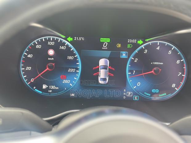 Mercedes-Benz C200 2019 Pearl