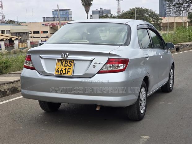 Honda Fit Aria 2006 Silver
