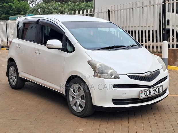 Toyota Ractis 2009 White