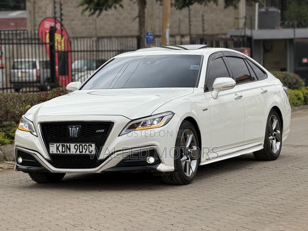 Toyota Crown 2020 Pearl