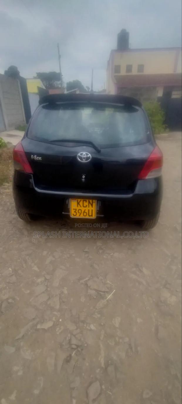 Toyota Vitz 2010 Black