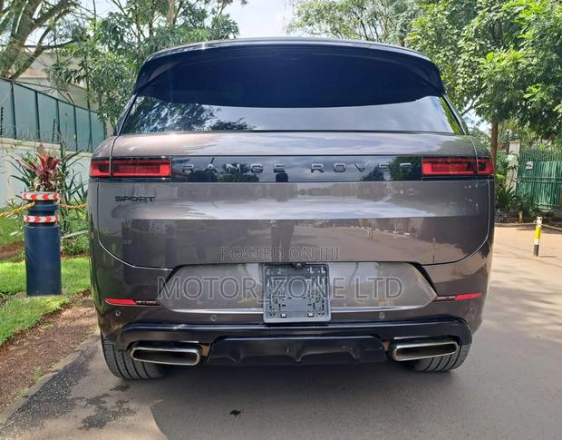 Land Rover Range Rover Sport 2024 Gray