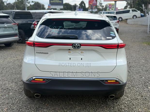 Toyota Harrier 2.0 2021 Pearl