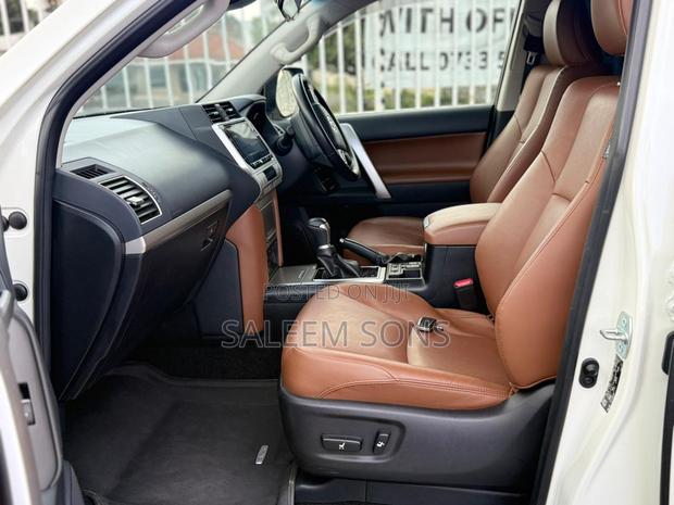 Toyota Land Cruiser Prado 2.8 2021 Pearl