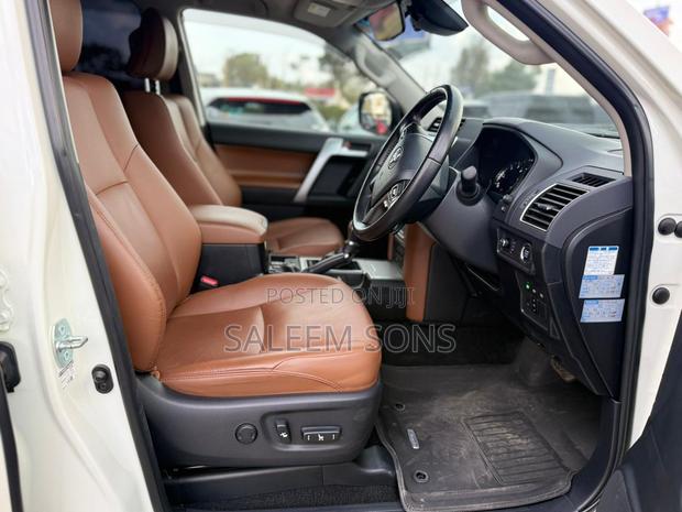 Toyota Land Cruiser Prado 2.8 2021 Pearl