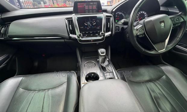 Toyota Crown 2020 White