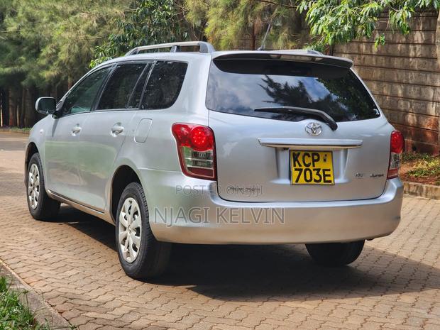 Toyota Corolla Fielder 2011 Silver