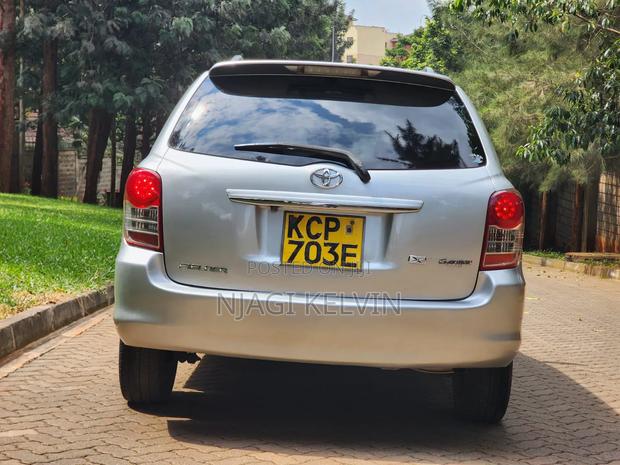 Toyota Corolla Fielder 2011 Silver