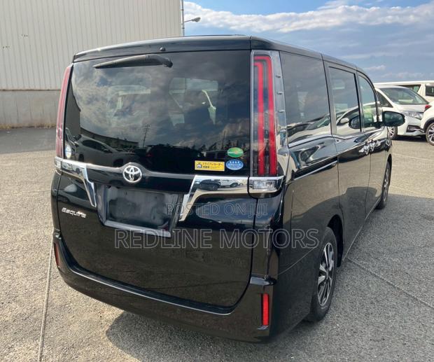 Toyota Esquire 2.0 FWD (7 seater) 2020 Black