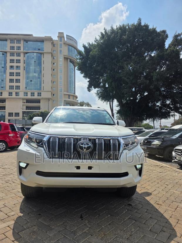 Toyota Land Cruiser Prado 2.8 2019 White