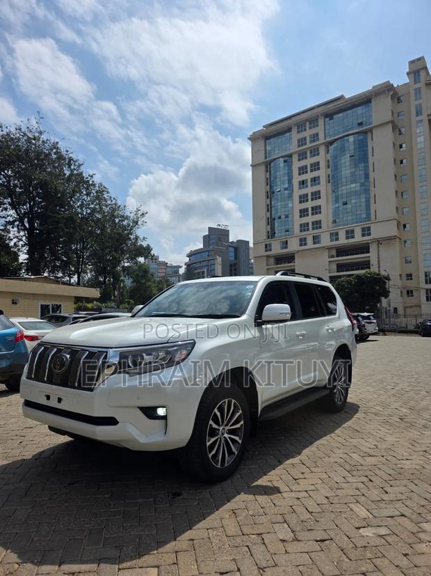 Toyota Land Cruiser Prado 2.8 2019 White