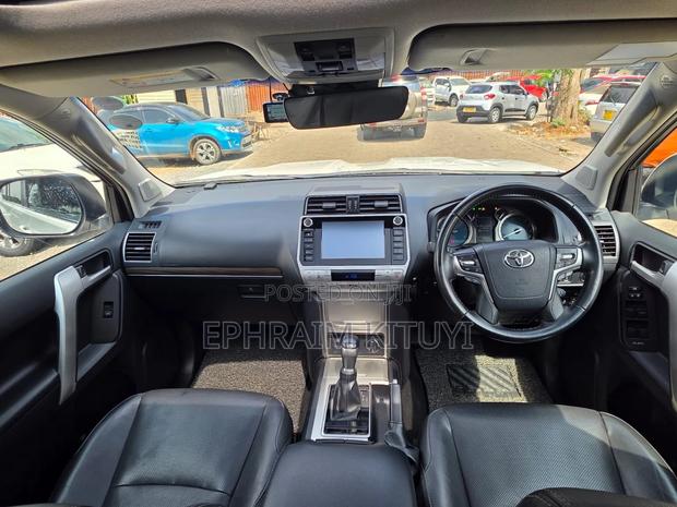 Toyota Land Cruiser Prado 2.8 2019 White