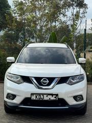 Nissan X-Trail 2015 White for sale