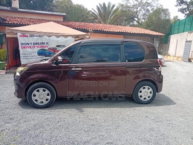 Toyota Spade 2014 Brown