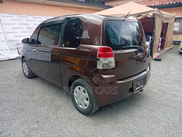 Toyota Spade 2014 Brown