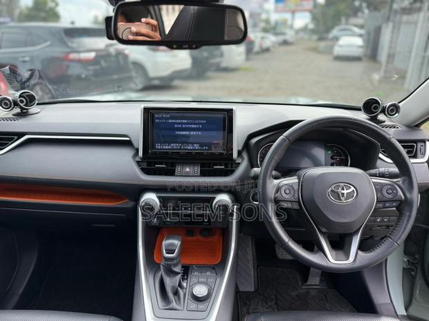 Toyota RAV4 Adventure 2019 Green