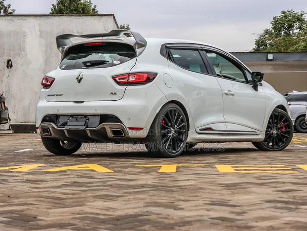 Renault Lutecia 2018 White