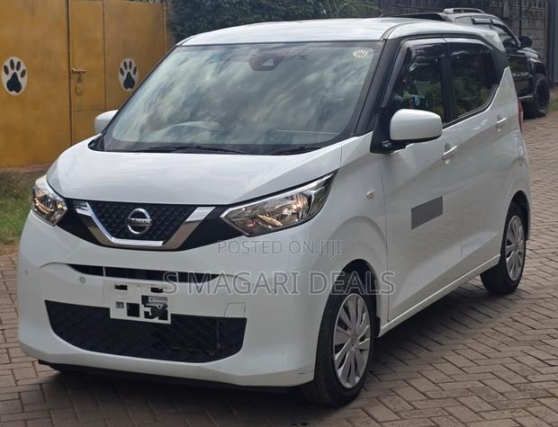 Nissan Dayz Roox 2019 White