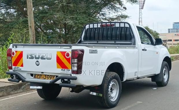 Isuzu D-MAX 2015 White
