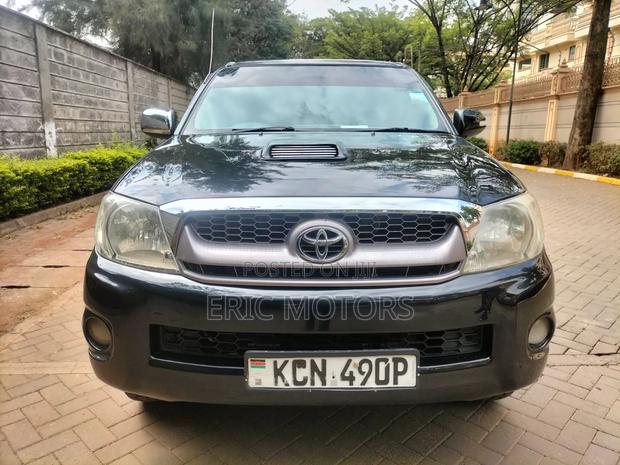 Toyota Hilux 2010 Black