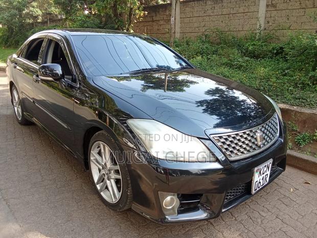 Toyota Crown 2010 Black