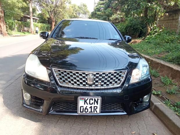 Toyota Crown 2010 Black