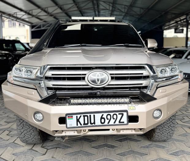 Toyota Land Cruiser 5.7 V8 VXR 2018 Gold