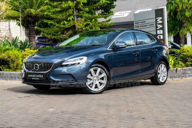 Volvo V40 2019 Blue