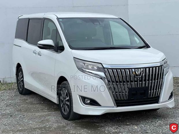 Toyota Esquire 2.0 AWD (7 seater) 2019 Off white