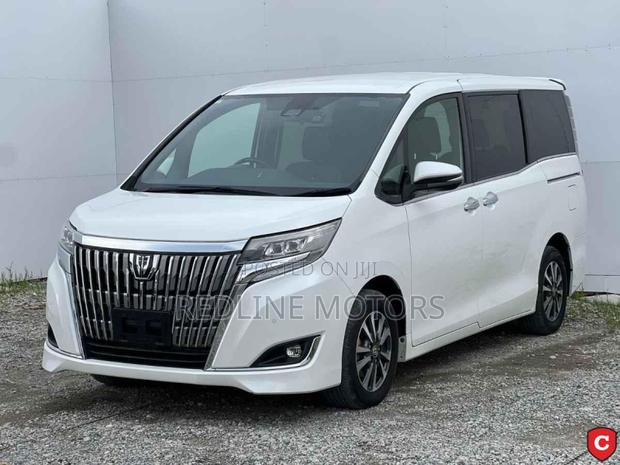 Toyota Esquire 2.0 AWD (7 seater) 2019 Off white