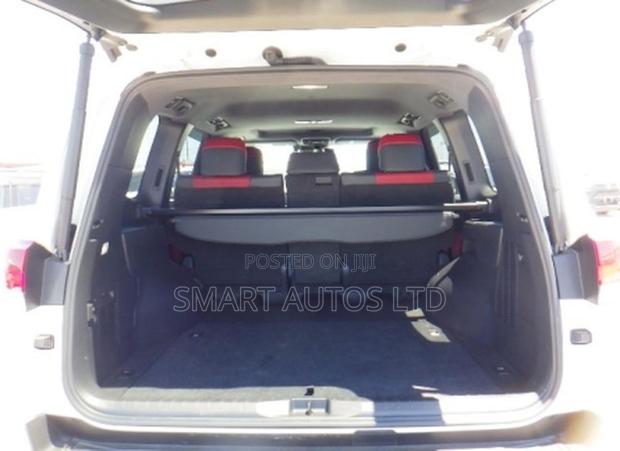 Toyota Land Cruiser LC300 2022 White