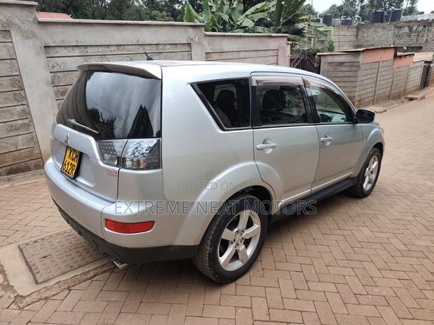 Mitsubishi Outlander 2009 Silver