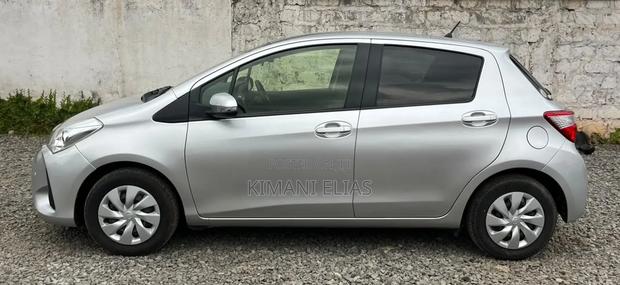 Toyota Vitz 2019 Silver
