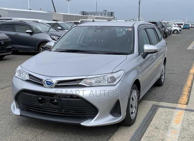Toyota Corolla Fielder 1.5 Hybrid FWD 2021 Silver