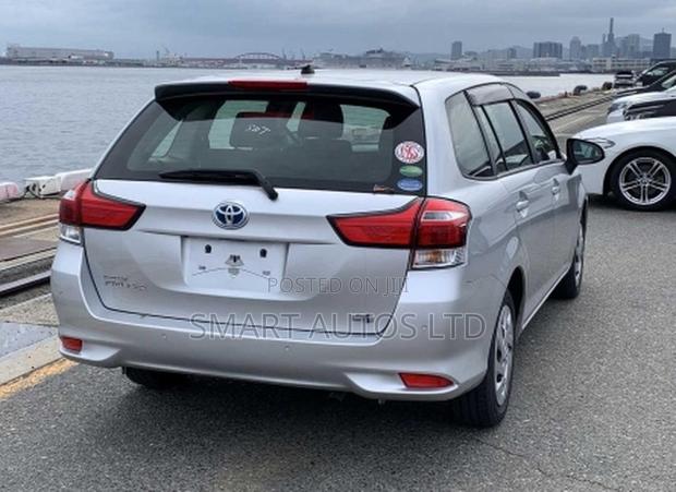 Toyota Corolla Fielder 1.5 Hybrid FWD 2021 Silver
