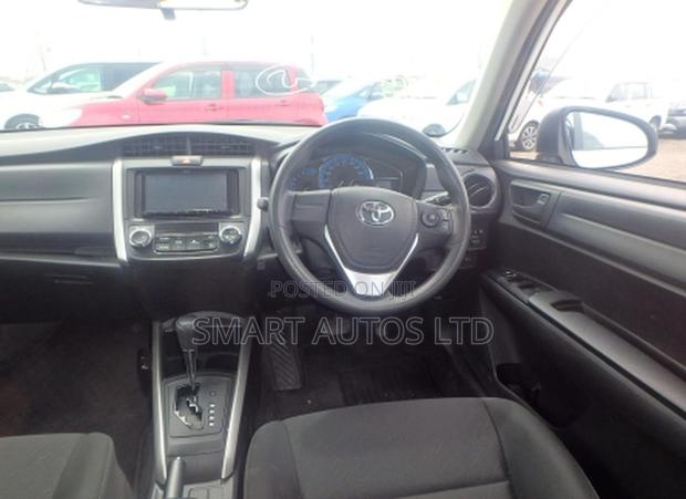 Toyota Corolla Fielder 1.5 Hybrid FWD 2020 Off white