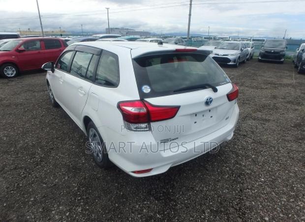 Toyota Corolla Fielder 1.5 Hybrid FWD 2020 Off white