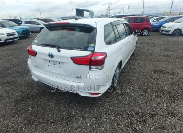 Toyota Corolla Fielder 1.5 Hybrid FWD 2020 Off white