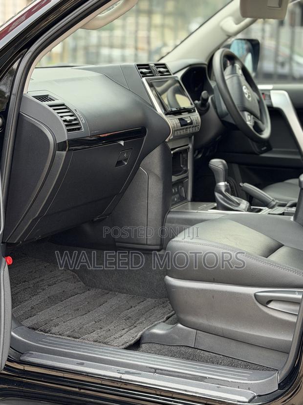 Toyota Land Cruiser Prado 2.8 2021 Black