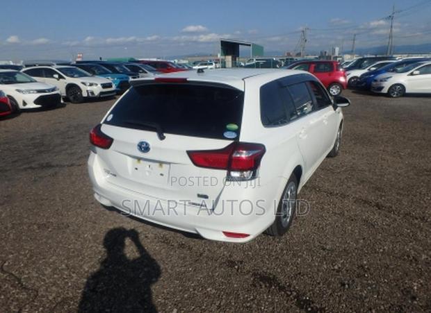 Toyota Corolla Fielder 1.5 Hybrid FWD 2019 White